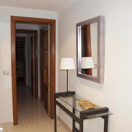 Appartement Céntrico, Parking Privado, Al Lado Estación Tren.