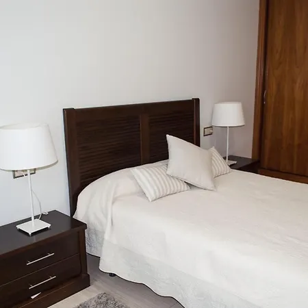 Appartement Céntrico, Parking Privado, Al Lado Estación Tren. *