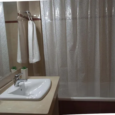 Appartement Céntrico, Parking Privado, Al Lado Estación Tren.